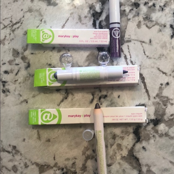 ❄️3 for $15❄️Set of 3 Mary Kay at play eye violet eye colors - Picture 3 of 6